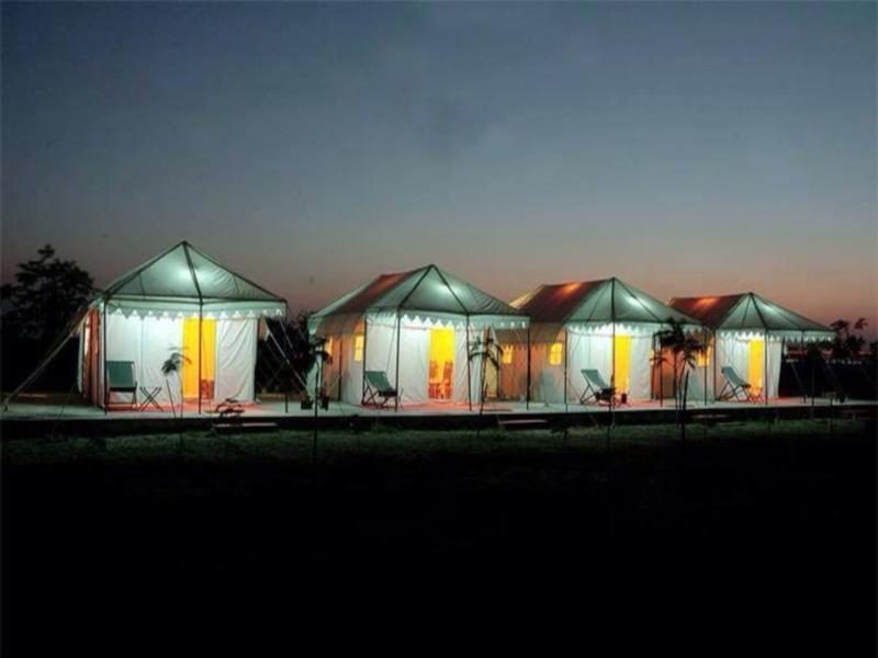 The Royal Safari Camps Hotell Bajāna Exteriör bild
